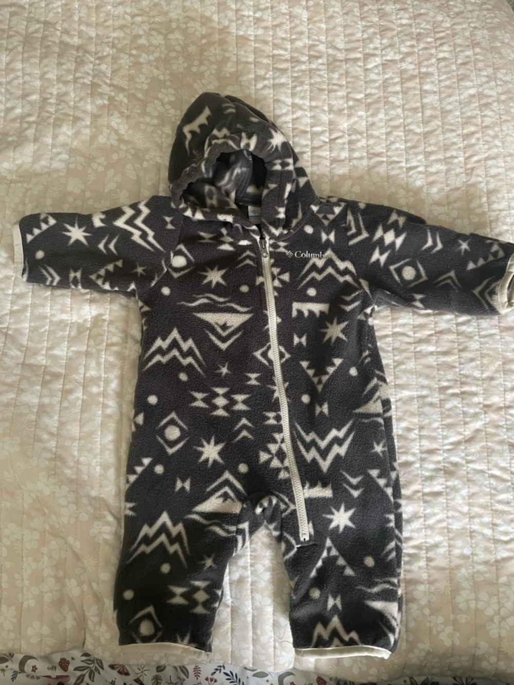 Columbia Gray & Cream Hooded Fleece One-Piece Bunting EUC - Picture 3 of 5